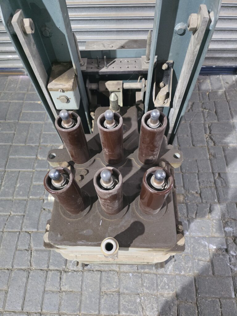 Oil circuit breaker before refurbishment